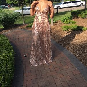 Wore it once for prom, in perfect condition